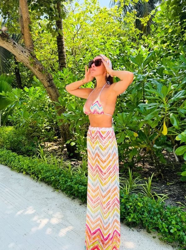 Hadise'den ortalığı kasıp kavuran Maldivler paylaşımı! Bikinili pozlarını peş peşe paylaştı, o haline beğeni yağdı - Resim: 4