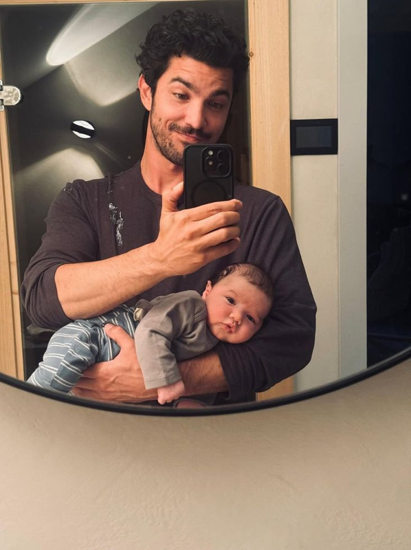 Pınar Deniz oğlu Fikret Hakan'ın yüzünü ilk kez gösterdi! Sosyal medya paylaşımına beğeni yağdı - Resim: 4