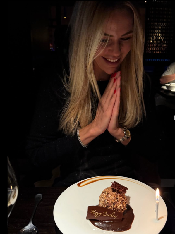 Emine Ün, kızıyla fotoğrafını paylaştı! Benzerliklerine yorum yağdı - Resim: 2