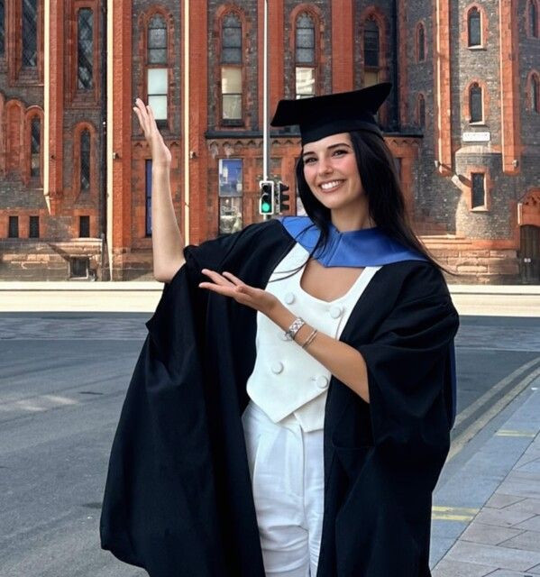 Ünlü oyuncu Yasemin Yazıcı'dan akademik başarı: Liverpool Üniversitesi'nde 'Yılın Tezi' ödülünü kazandı - Resim: 5