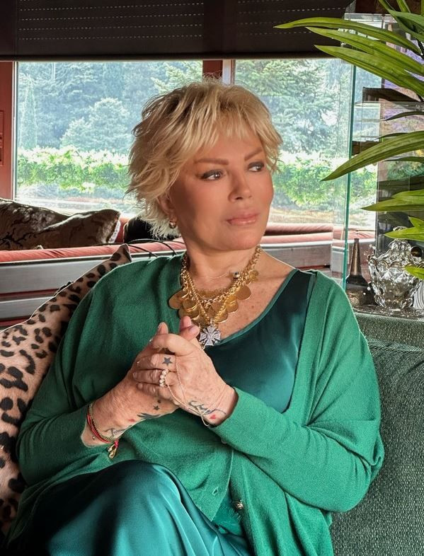 15 yaşında nikah masasına oturmuştu! Semiramis Pekkan yıllar sonra itiraf etti! "O evlilik zorla yapıldı" - Resim: 2