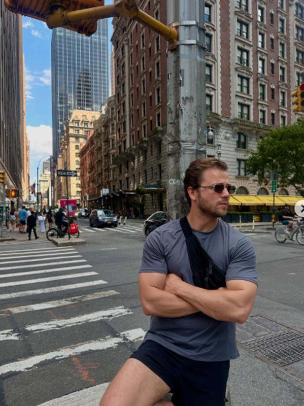 Herkes merak ediyordu! Ünlü oyuncu paylaşımla duyurdu! Tolga-Zeynep Sarıtaş çiftinin bebeklerinin ismini açıkladı! - Resim: 1