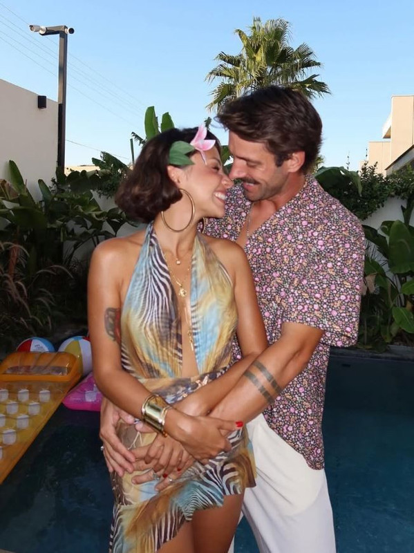 Denizde aşka geldiler! Zeynep Bastık ve Serkay Tütüncü'den romantik tatil paylaşımı - Resim: 3