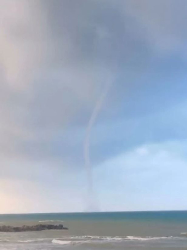 Hatay'da heyelan felaketi! Otoyol kapandı, oluşan hortum korkuttu! - Resim: 5