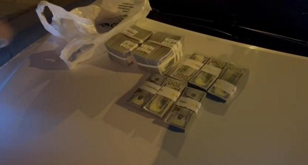 250 bin dolarlık vurgun! Kıskıvrak yakalandılar - Resim : 1