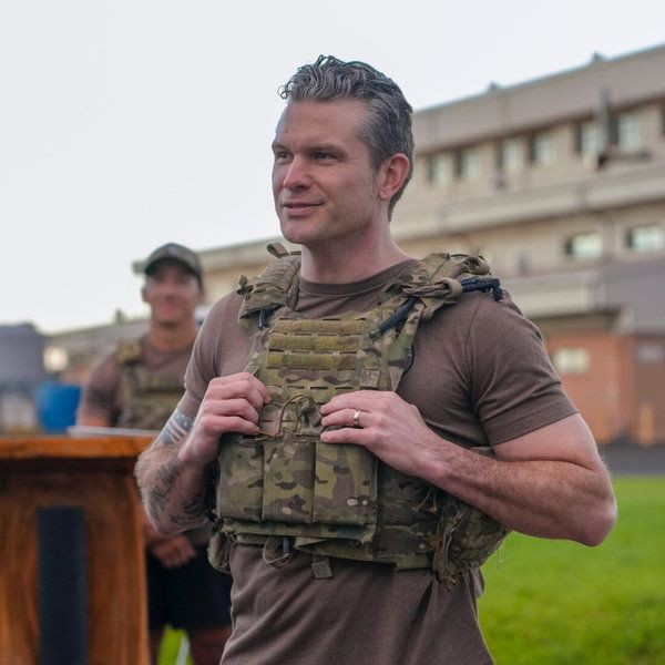 Trump'ın Savaş Bakanı Pete Hegseth'in pazusundaki "Kafir" dövmesi şok etti! - Resim: 3