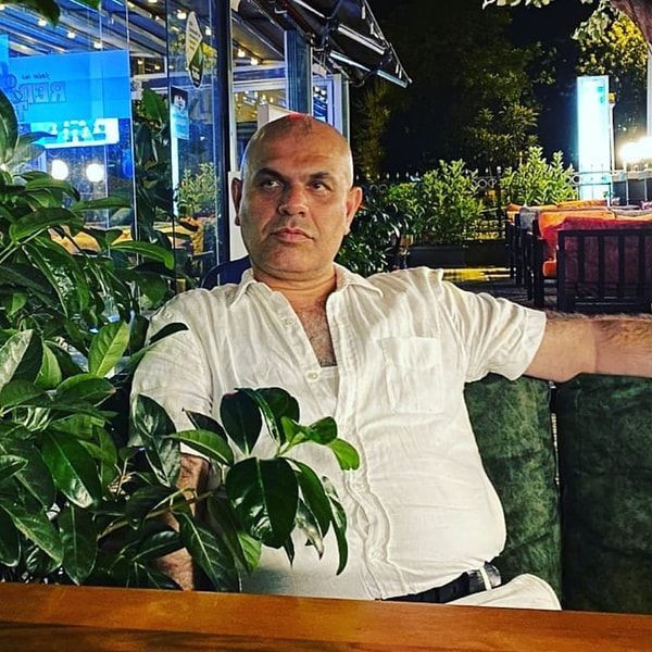 Ajdar'ın gençlik yıllarına ait fotoğrafı ortaya çıktı: O detay dikkatlerden kaçmadı - Resim: 3