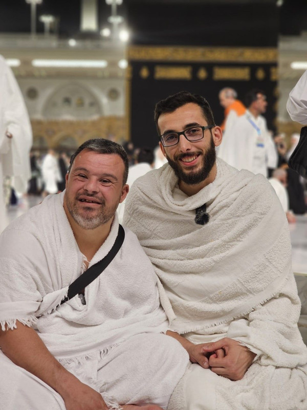 Adana’dan özel yolculuk: Down sendromlu Savaş Kabe’den herkesi duygulandırdı! Göz yaşları yüreklere dokundu - Resim: 4