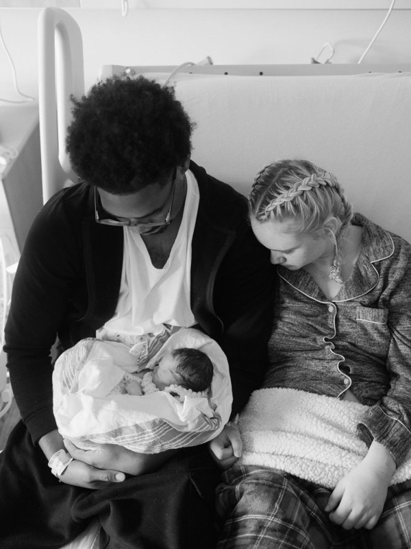 Ünlü fenomen acı haberi duyurdu! İkiz bebeklerinden biri hayatını kaybetti - Resim: 5