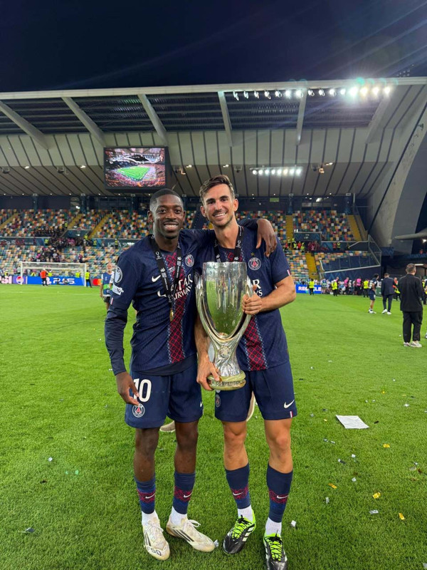 Galatasaray’dan yılın transfer bombası! 40 milyon euroluk dünya yıldızı Fenerbahçe yenilgisini unutturacak!  Taraftarlar havalimanına akın edecek - Resim: 24