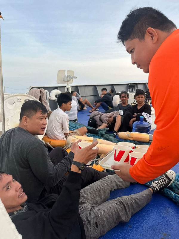 Denizde büyük facia! 359 kişiyi taşıyan feribot battı - Resim: 3