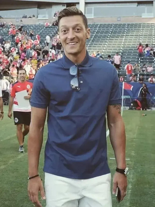 Üçüncü kez baba olan Mesut Özil'den duygulandıran hareket! - Resim: 3