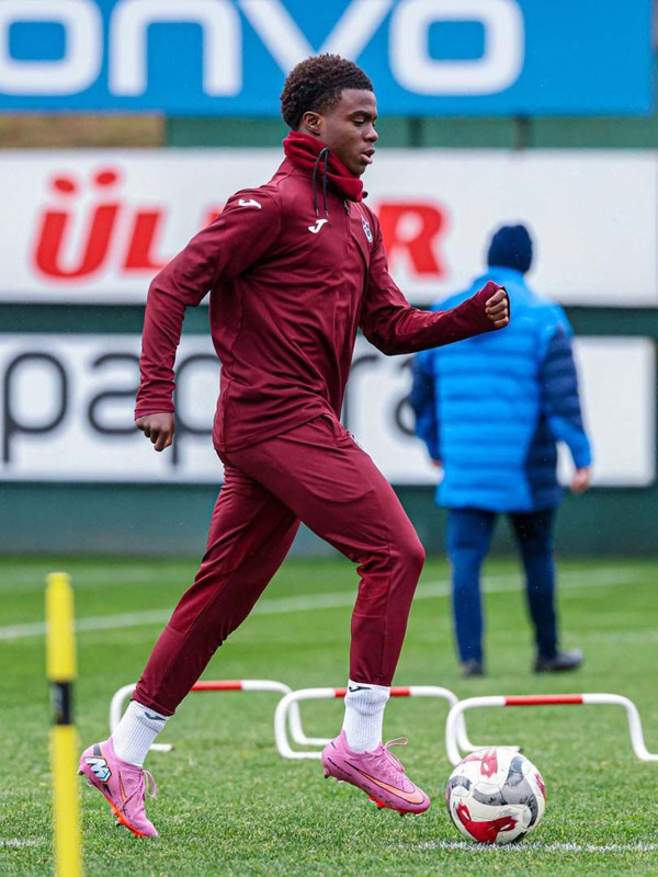 Trabzonspor’dan tarihe geçecek transfer! Christ Inao Oulaï rekor bonservisle gidiyor! İmzayı attı, işte yeni takımı - Resim: 5