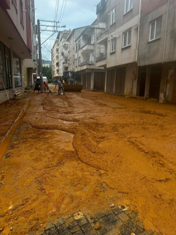 2,2 milyon liralık hasar! Giresun'u sel vurdu: Dereler taştı, yollar göle döndü - Resim: 4