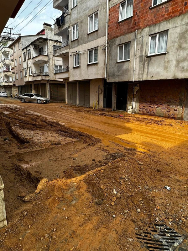 2,2 milyon liralık hasar! Giresun'u sel vurdu: Dereler taştı, yollar göle döndü - Resim: 7