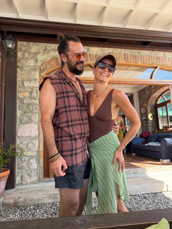 Burcu Biricik'in önce gözleri doldu sonra dans etti! O anlar dikkat çekti - Resim: 8
