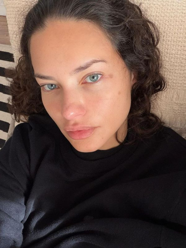 Adriana Lima’nın değişimi olay oldu! “Bacaklarına ne oldu?” - Resim: 2