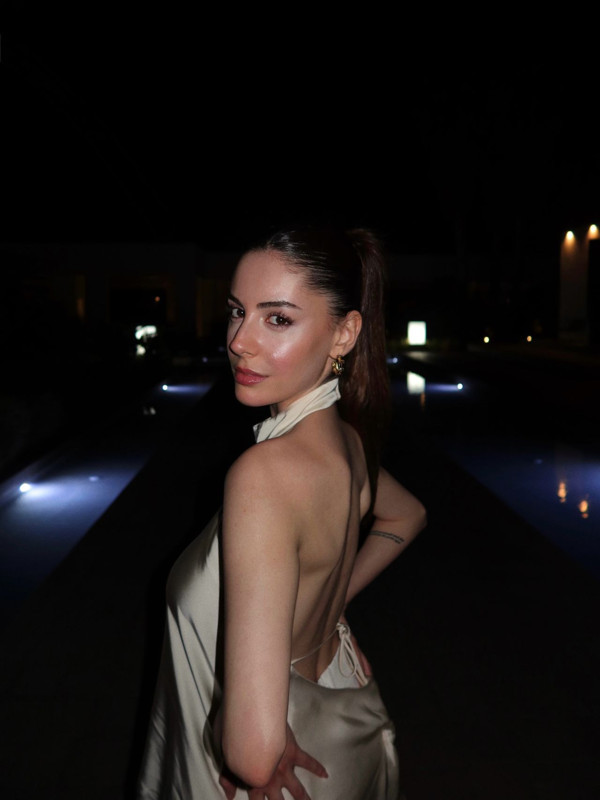 Selin Türkmen’den cesur performans! Yeni dizisinde direk dansı yaptı - Resim: 2