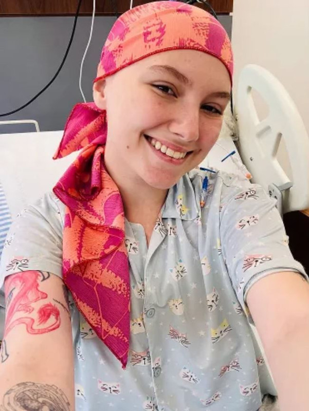 Kanserle mücadele ediyordu! Sosyal medya fenomeni 19 yaşında hayatını kaybetti - Resim: 2