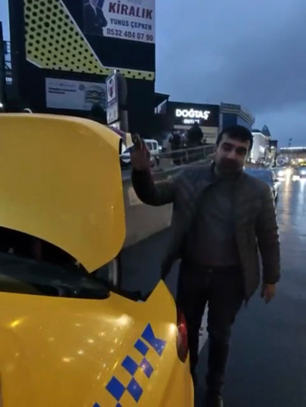 Taksiciden İstanbul'u utandıran davranış! Aralarında engelli bireyler de vardı - Resim: 2