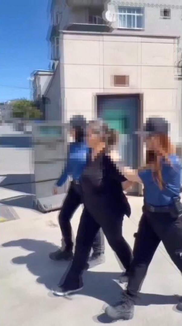 Anaokulunda skandal görüntüler! Çocuklara acımasızca sopayla vurdu: O görüntüler dehşete düşürdü - Resim : 3