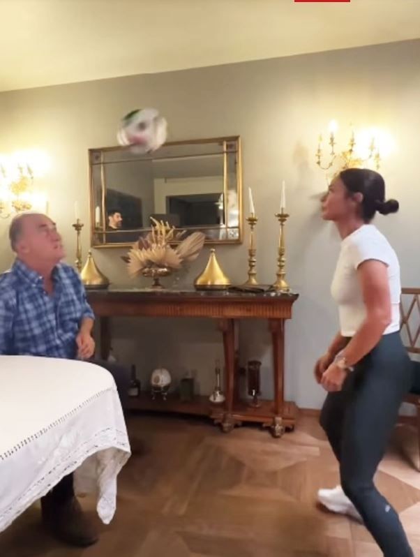 Fatih Terim ile kızı Merve Terim Çetin'in eğlenceli anları! Babasıyla kafa topu sektirdi! "Genç yetenek Mervedinho" - Resim: 4