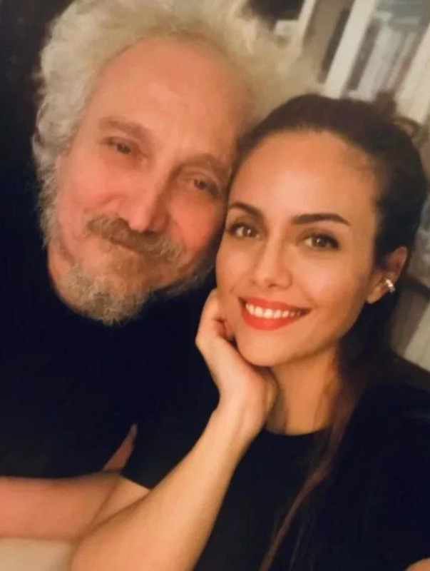 Kuruluş Osman'ın yıldızı Deniz Barut'un sessiz sedasız evlendiği ortaya çıktı! Yönetmen eşi ile aralarındaki yaş farkı gündem oldu - Resim: 3