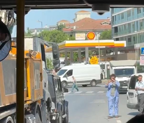 Danilo Zanna trafik kazası geçirdi: Milyonluk cipine kamyon çarptı - Resim: 4