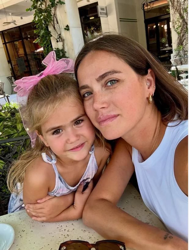 Ceyda Ateş zayıflık takıntısıyla herkesi şoke etti: Kemiklerim kuma batıyordu! - Resim: 3