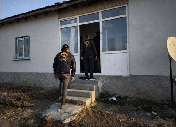 Kayıp olarak aranıyordu! Sır perdesi 14 yıl sonra aralandı: Evin altından çıkan detay tüyleri ürpertti! - Resim: 1