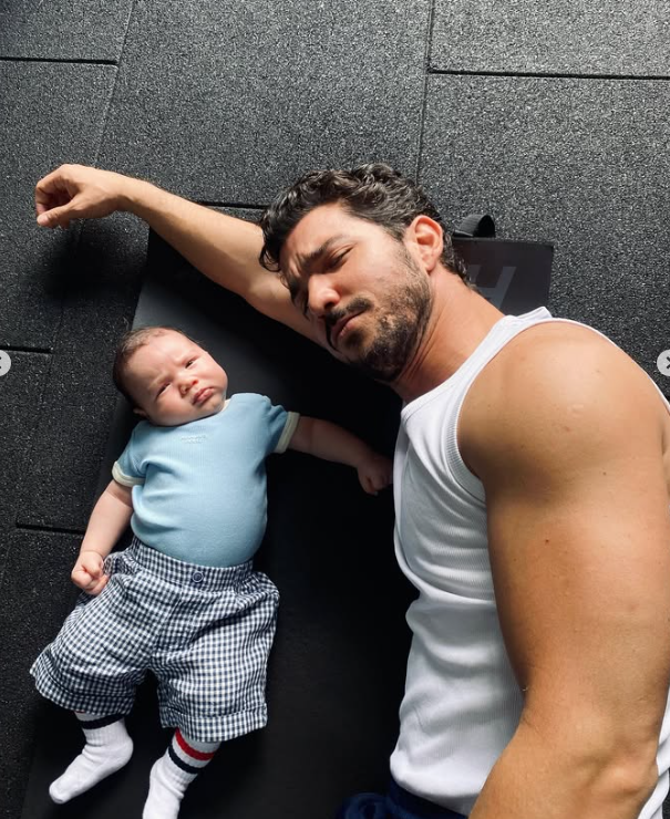 Bahçede keyifli anlarını paylaştı! Pınar Deniz, eşi Kaan Yıldırım'dan aile pozu - Resim: 3