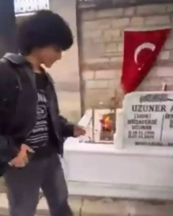 Surlarda katledilen İkbal Uzuner’in mezarında skandal! İfadeleri ortaya çıktı: "Kusura bakmasınlar" - Resim : 1