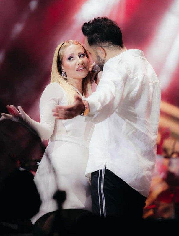 Ünlü şarkıcı ve komşuları arasında gerginlik! Suç duyurusunda bulundu - Resim: 7