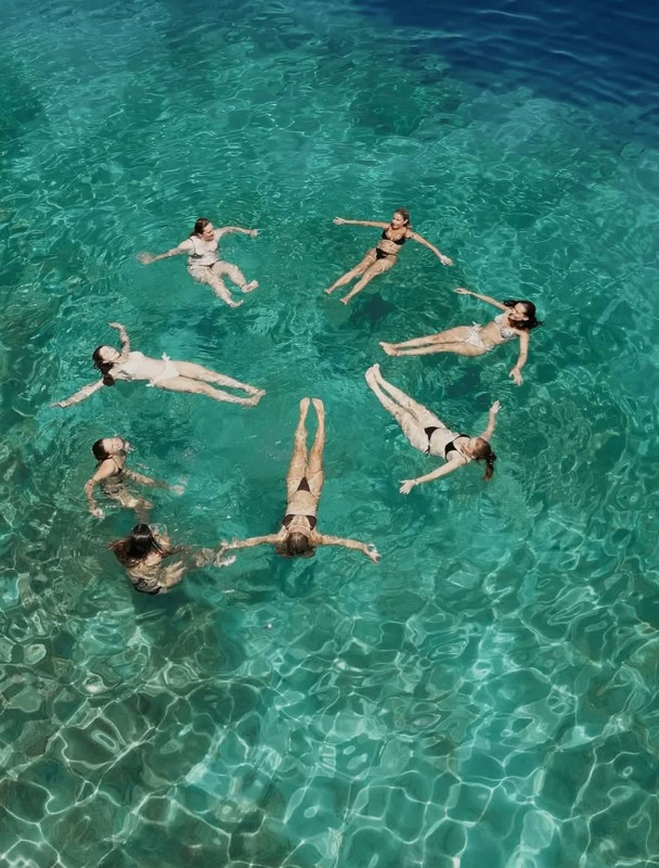 Sedef Avcı tekne tatilinden paylaştı! Bikinili pozlarıyla mest etti, kusursuz fiziği dikkat çekti - Resim: 4