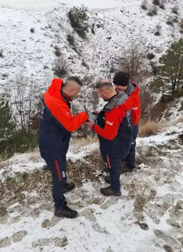 Cansız bedeni dere yatağındaydı! Komşunun itirafıyla harekete geçildi! Yaşlı adamın kesik başı bulundu - Resim : 2