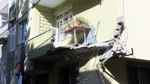 Pendik'te korkutan olay! 5 katlı binanın 1'inci katında balkon çöktü: Bina boşaltıldı - Resim : 2