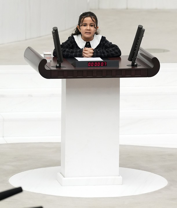 TBMM'de renkli anlar! TBMM Çocuk özel oturumu gerçekleşti! Küçük kızın sözleri oturuma damga vurdu! - Resim : 6