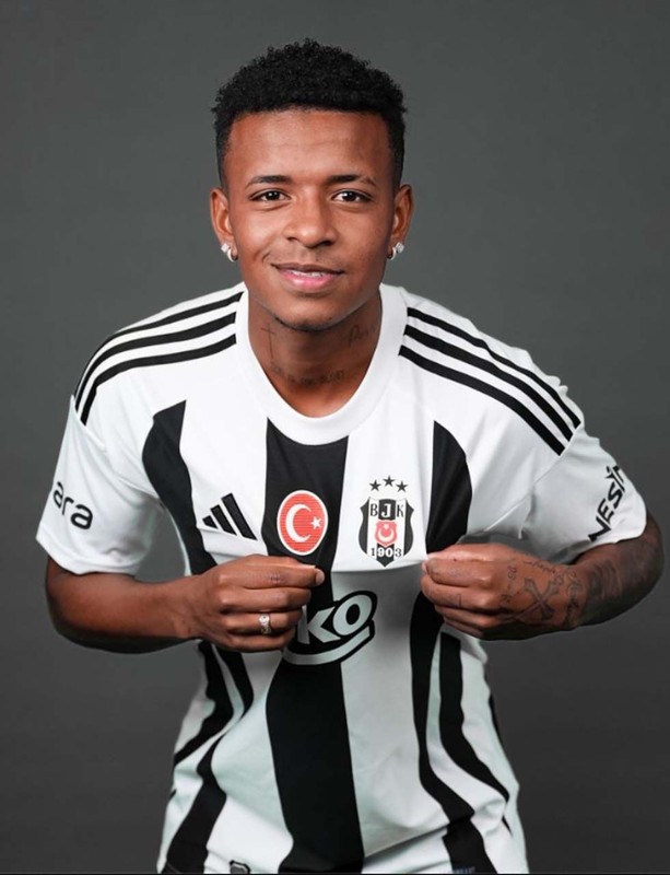 Transferi için 5.6 milyon euro ödemişti! Solskjaer’den Beşiktaşlıları kızdıran hamle! Göztepe maçında 1 saniye süre vermedi - Resim: 4