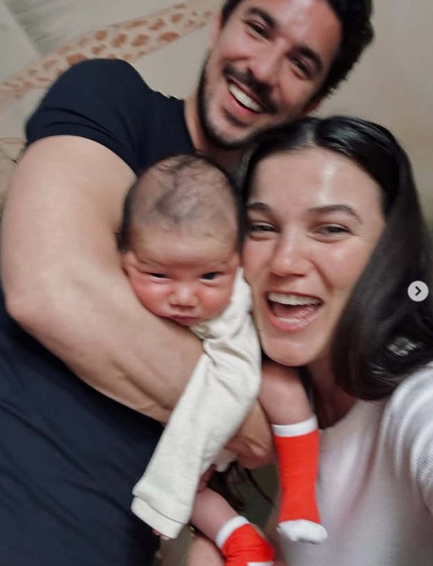 Güzel oyuncu Pınar Deniz’den imaj değişikliği! Yeni tarzıyla büyüledi - Resim: 2