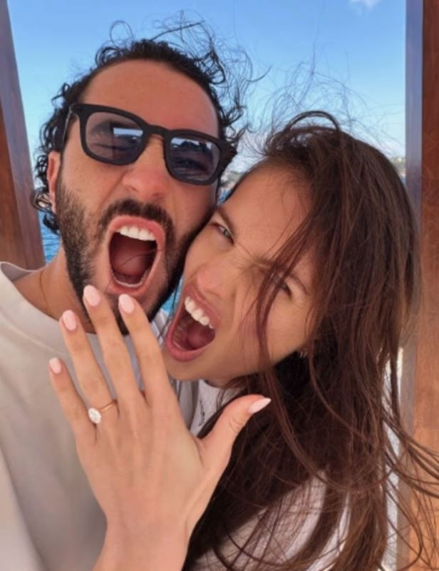 Dünyanın en güzel kızı Thylane Blondeau evleniyor! Nişan yüzüğünün değeri dudak uçuklattı - Resim: 6