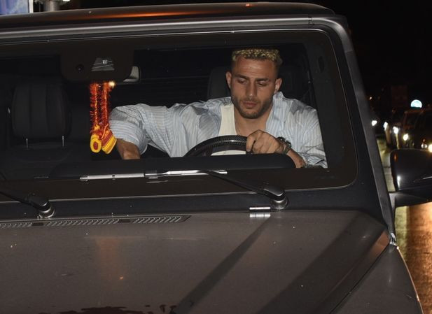 Galatasaraylı Barış Alper Yılmaz'la görüntülenmişti! Ebru Avşar'dan dikkat çeken açıklama geldi! "Tanımıyorum" - Resim: 2