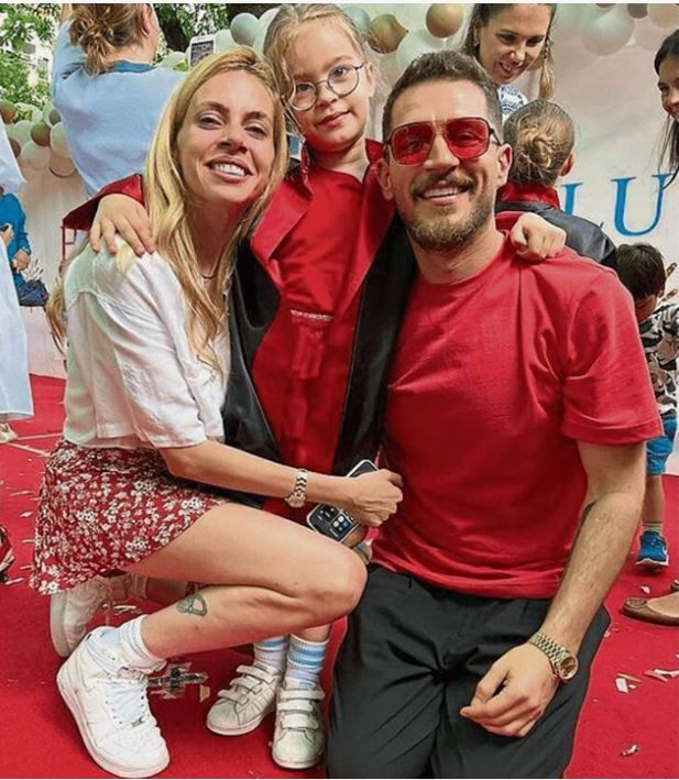 Uraz Kaygılaroğlu, eski eşi Melis İşiten ve kızı Ada ile tatile çıktı! Sosyal medya hesabından peş peşe paylaştı - Resim: 2