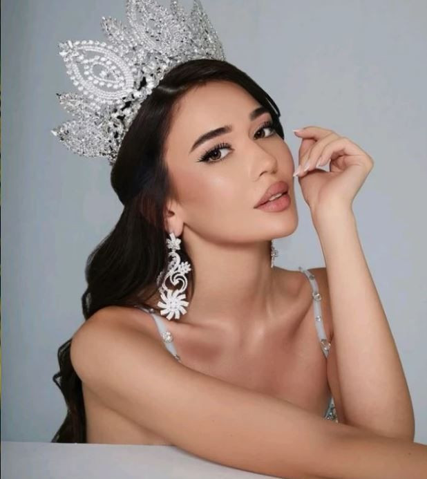 Miss Universe'de Türkiye'yi temsil etmişti! Ceren Arslan'ın lise arkadaşı bakın kim çıktı! "Aramasını bekledim" - Resim: 4