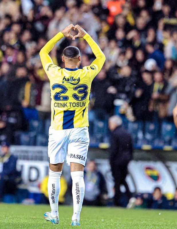 Herkes merak ediyordu! Fenerbahçe'de Cenk Tosun'un neden oynamadığı ortaya çıktı! O cümlesi Mourinho’yu kızdırmış - Resim: 3