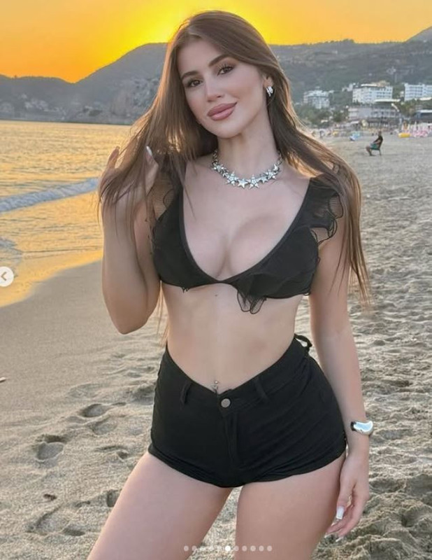 TikTok'ta çektiği dans videolarıyla ününe ün katmıştı. Fenomen Gamze Acet'in başı madde bağımlısı şahısla dertte. Kapıya kadar gitmiş - Resim: 12