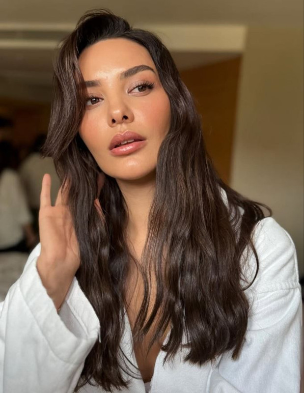 "Botoks yok, dolgu yok" demişti! Hazal Filiz Küçükköse'nin estetiksiz hali görenleri şaşırttı - Resim: 1