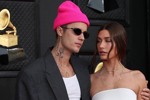 İlk kez annelik duygusunu tatmıştı! Doğum kilolarından kurtulan Hailey Baldwin Bieber minicik bikinisiye poz verdi! Kusursuz fiziği gündem oldu - Resim: 1