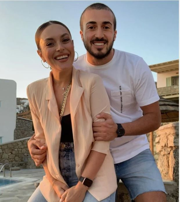 Bir dönem yedikleri içtikleri ayrı gitmiyordu! Enis Arıkan, eski dostu Ezgi Mola'nın boşanmasını yorumladı! - Resim: 1