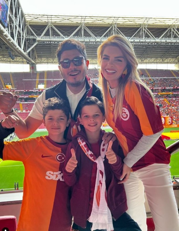 Güzel oyuncu Pelin Karahan'dan cesur tatil kareleri! Siyah bikinisiyle peş peşe paylaştı! Güzelliğine övgüler yağdı - Resim: 2