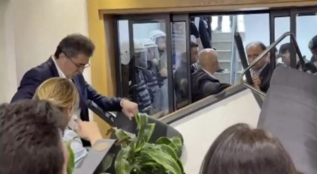 Gözler bugün CHP İstanbul il binasındaydı! Gürsel Tekin binaya girdi! Beklenen ilk açıklama geldi - Resim : 2